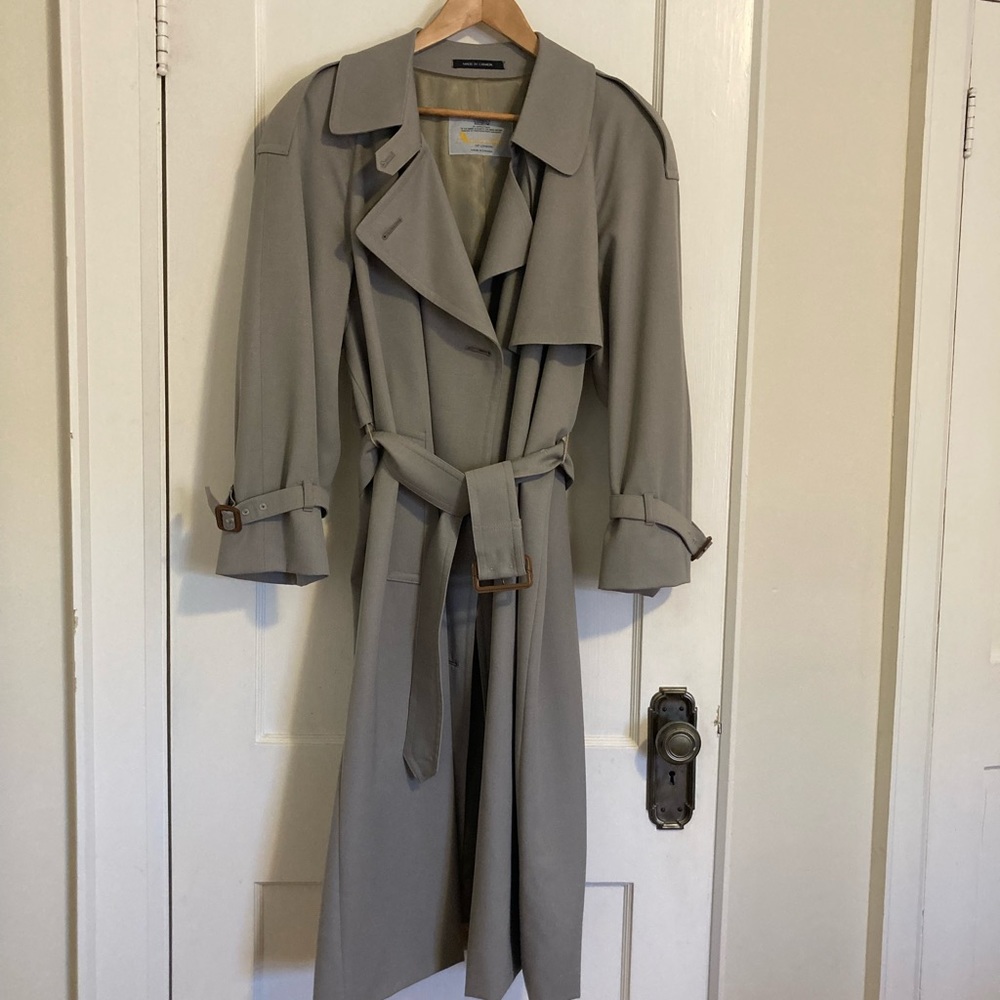 Aquascutum London Classic Light Gray Trench Coat